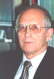 Ю.Д.Третьяков родился 4 октября 1931 года, Ростов-на-Дону. Окончил