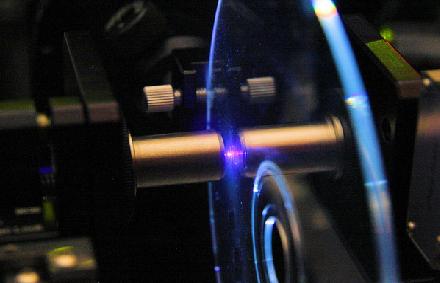 GeneralElectricMicroHologram_042909.jpg