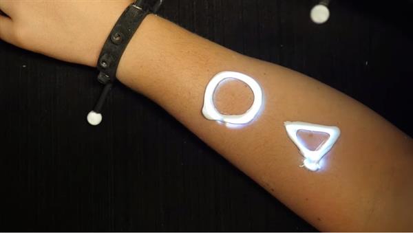 exoskin-lets-you-3dprint-jewelry-directly-onto-your-skin-6.jpg